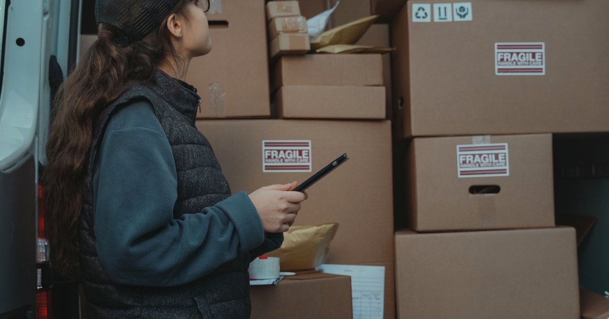 Box Truck Delivery Driver Jobs: Bigger Vehicle, Bigger Decisions