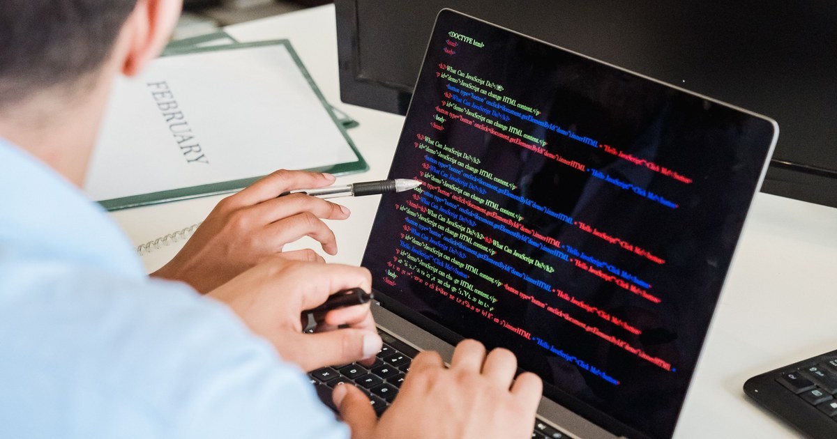 Remote Full-Time Jobs: The Commute Disappears, the Workload Does Not